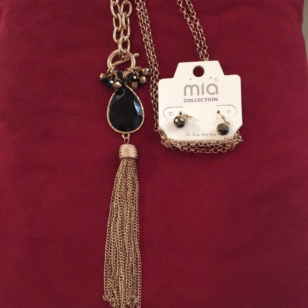 24 in Gold Black Teardrop Necklace & Earrings set